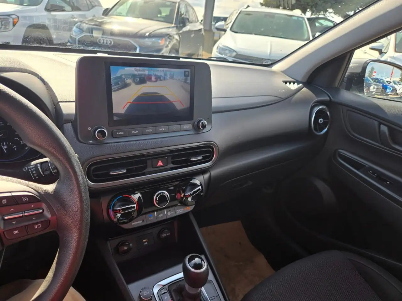Hyundai KONA снимка Hyundai KONA