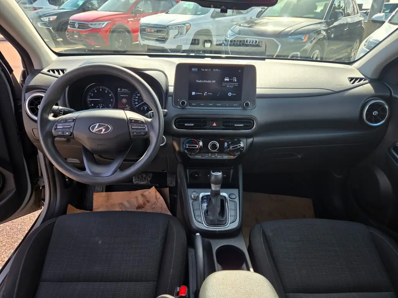 Hyundai KONA снимка Hyundai KONA