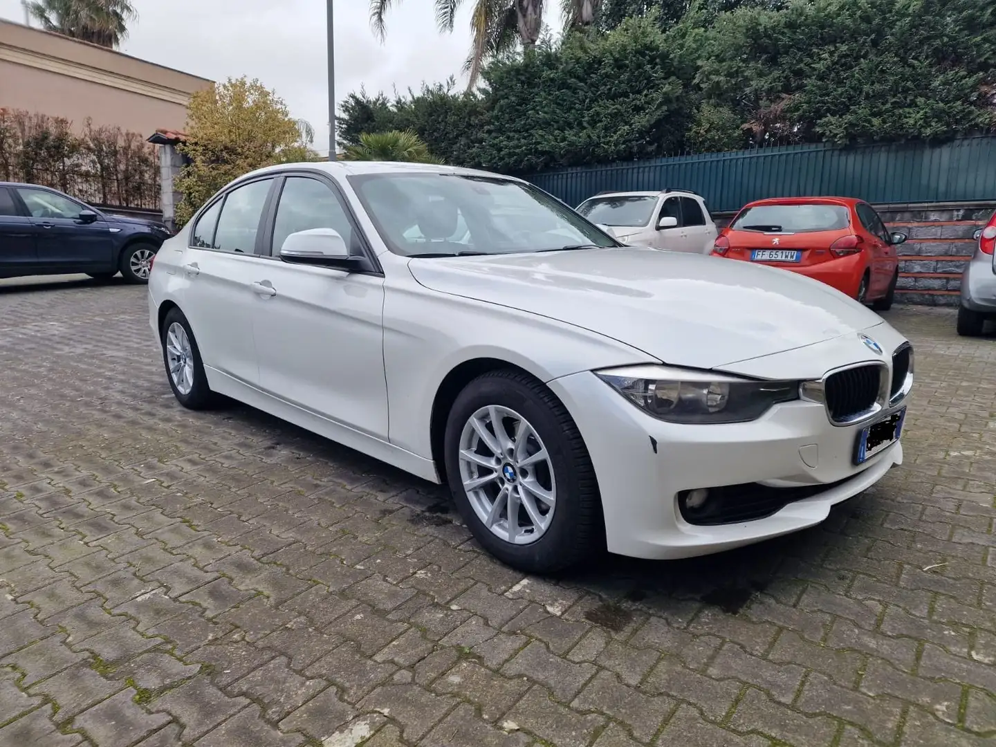 BMW 318 Serie+3+F30+2011+Berlina+318d+Business+auto Bianco - 2