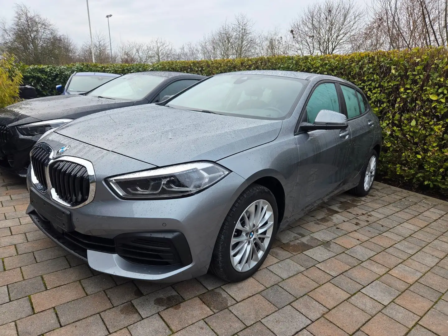 BMW 120 d Live LED Driving HiFi Sportsitze M Lenkrad Gris - 2