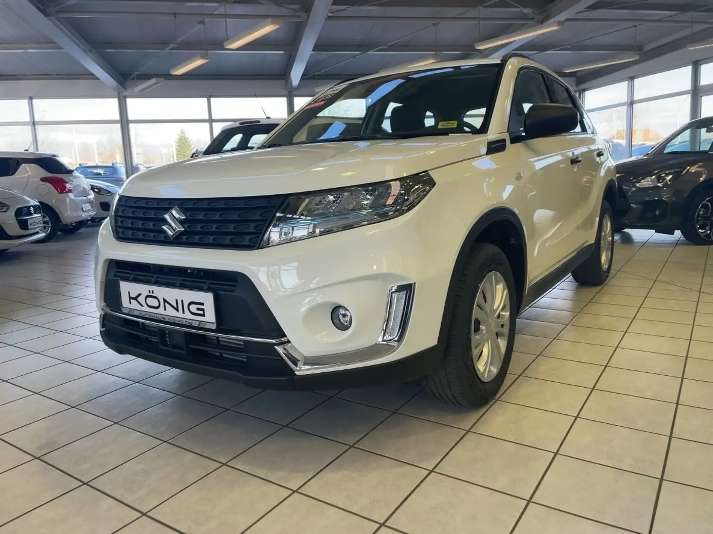 Suzuki Vitara 1.4 CLUB HYBRID bijela - 1