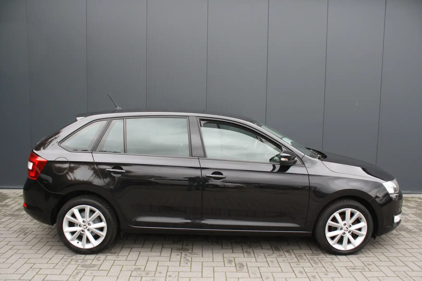 Skoda Rapid/Spaceback 1.2 TSI Greentech JOY - AUTOMAAT - NAVIGATIE - TRE Noir - 2