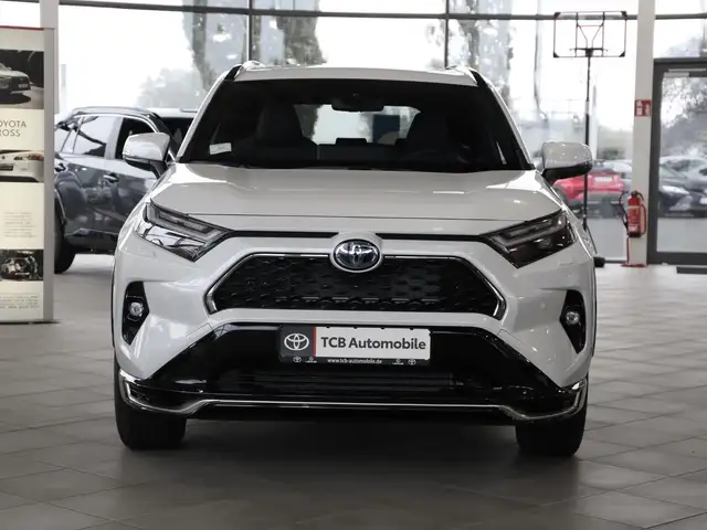 Toyota Rav4 view 4