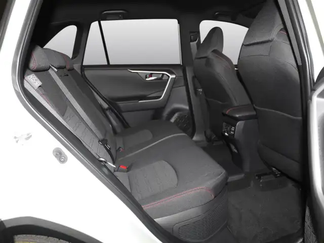 Toyota Rav4 view 6