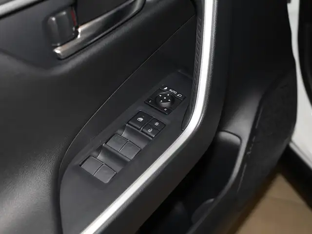 Toyota Rav4 view 9