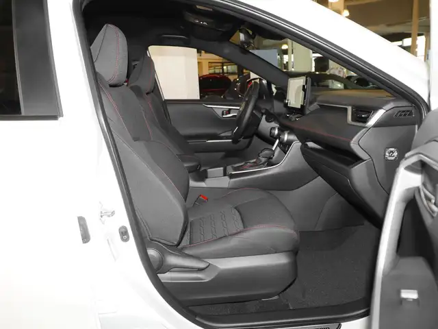 Toyota Rav4 view 5