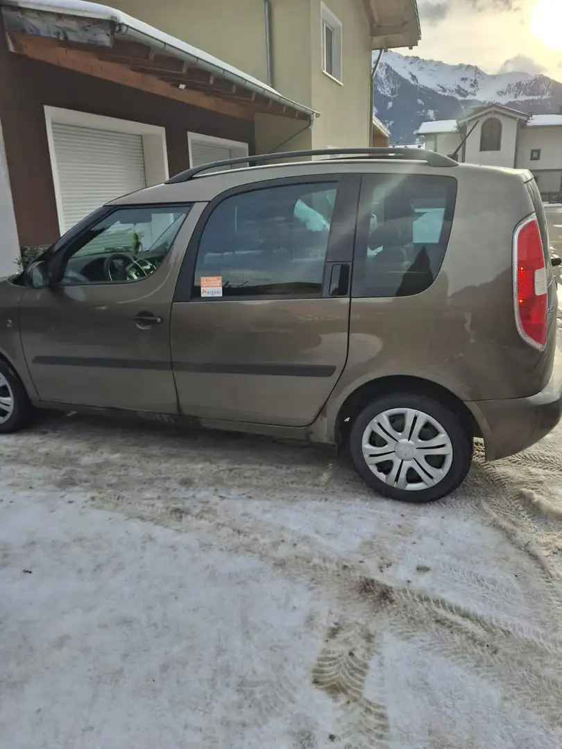 Skoda Roomster Roomster Active  1,2 TSI DSG Active Braun - 1