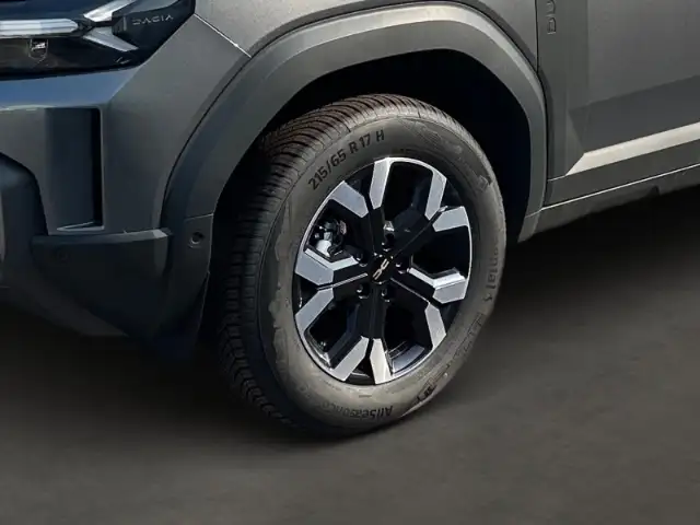 Dacia Duster view 6