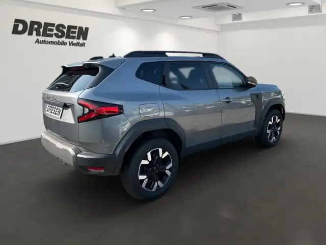 Dacia Duster view 3
