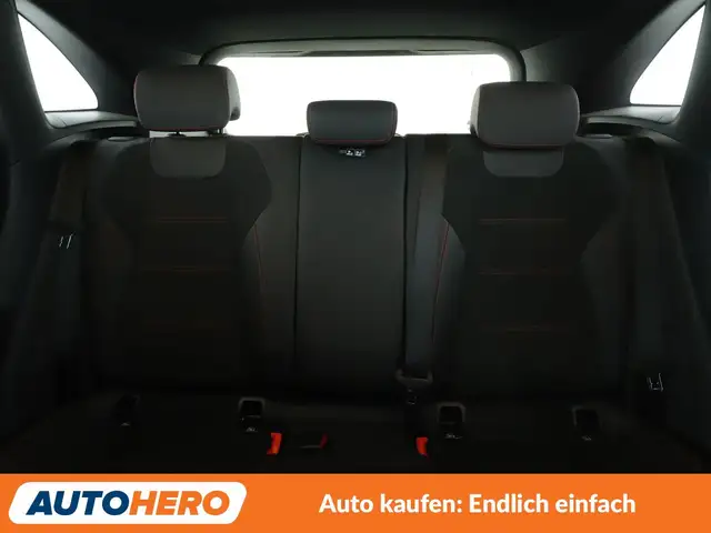 Mercedes-Benz GLA view 15