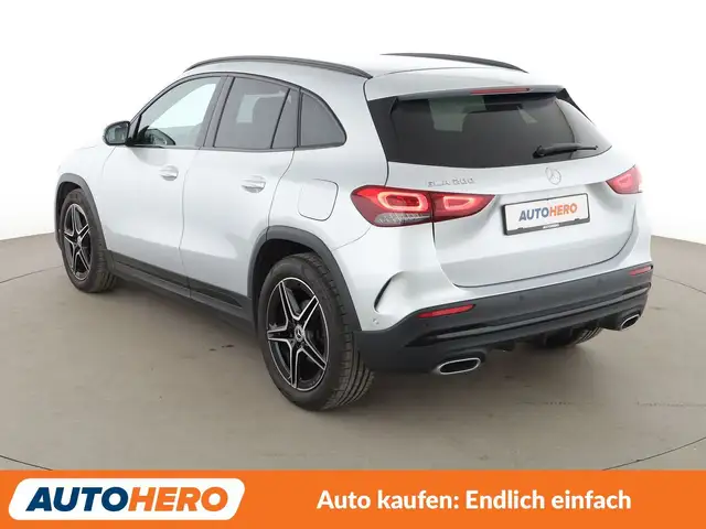 Mercedes-Benz GLA view 4