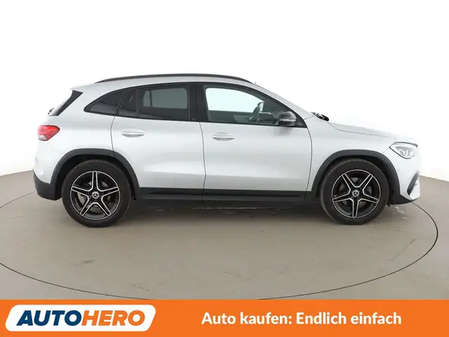 Mercedes-Benz GLA view 7