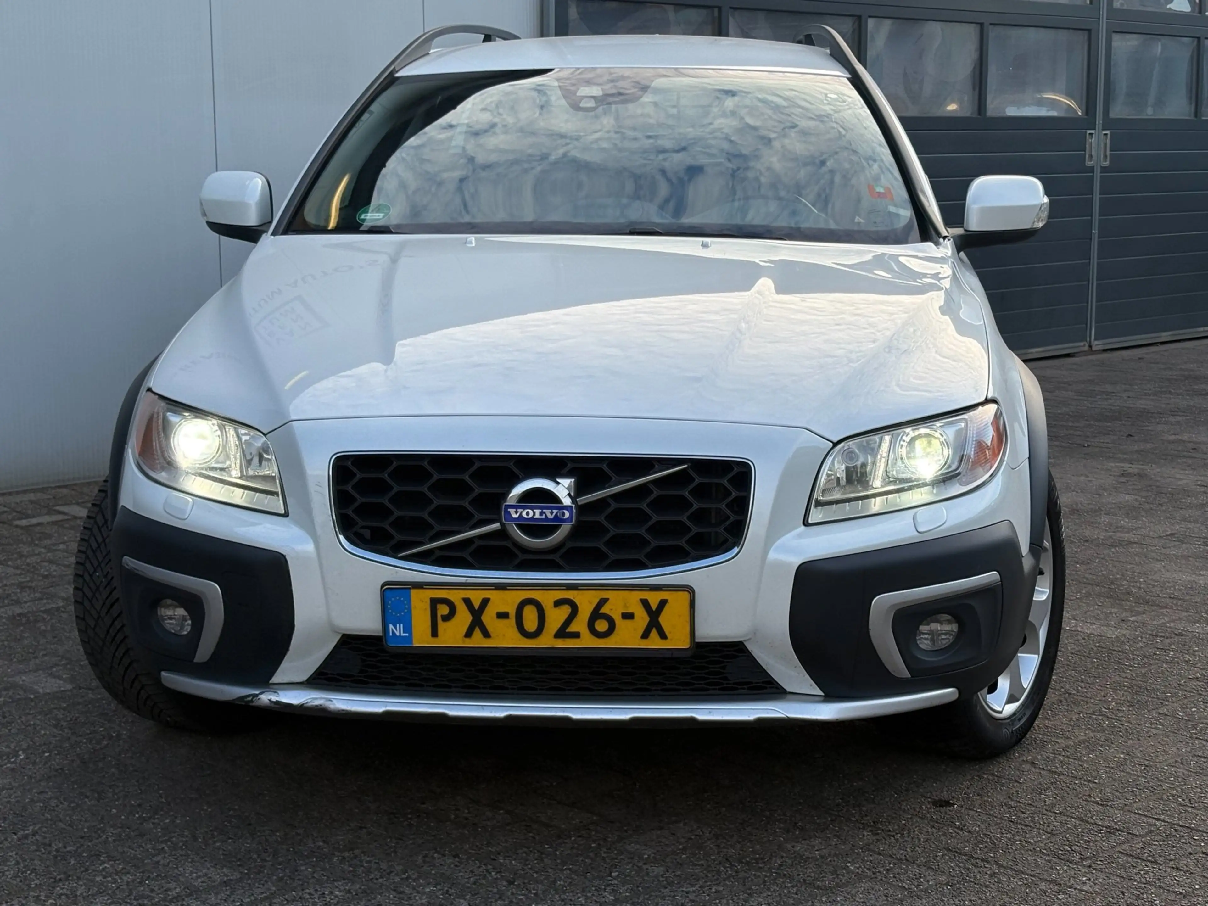 Volvo XC70 2.4 D5 AWD Autom. Leder Clima Cruise Xenon — photo 11
