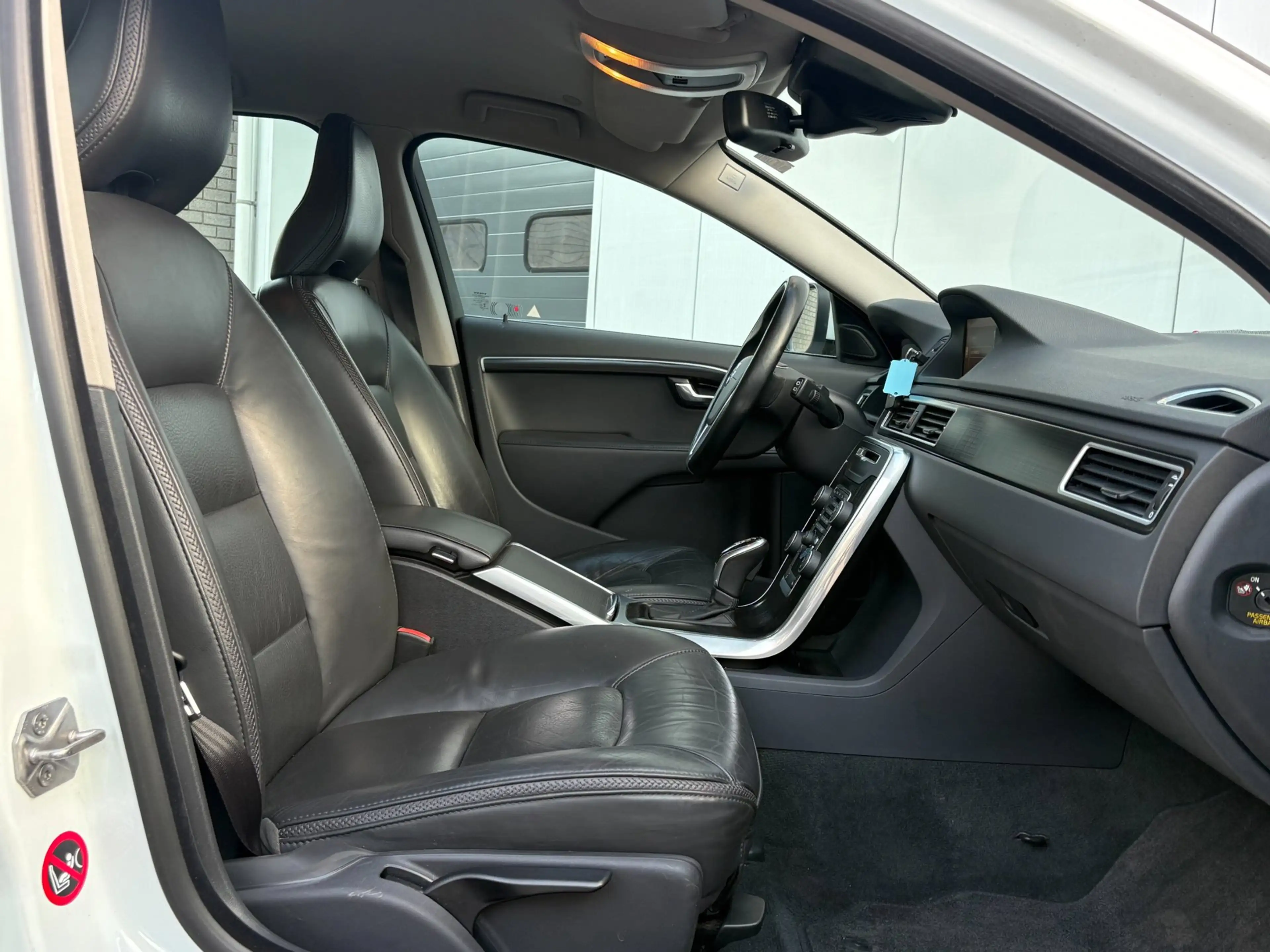 Volvo XC70 2.4 D5 AWD Autom. Leder Clima Cruise Xenon — photo 13