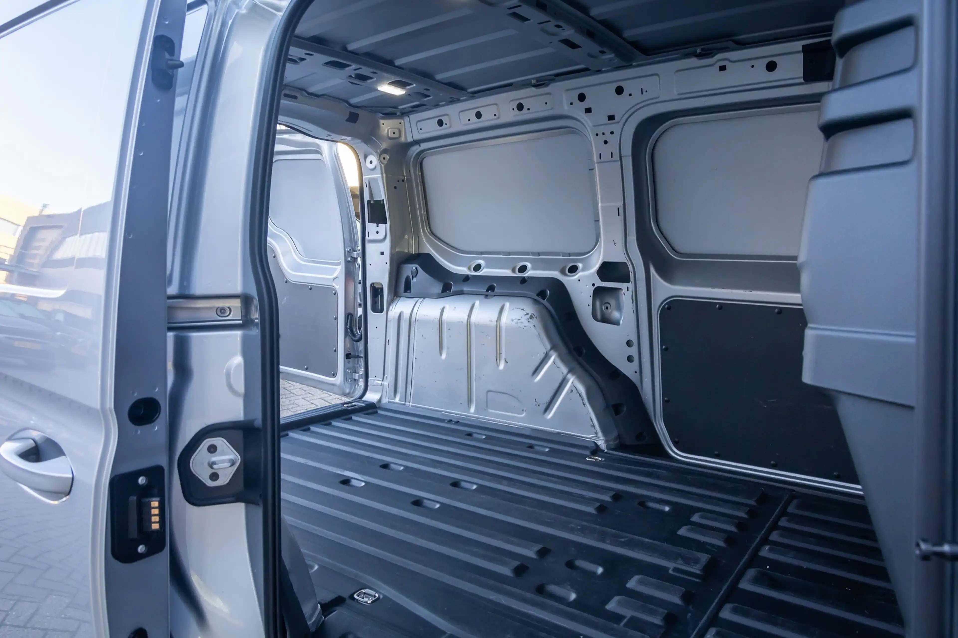 Ford Transit Connect 1.5 EcoBoost PHEV L2 Limited | Trekhaak | Achterui — photo 11