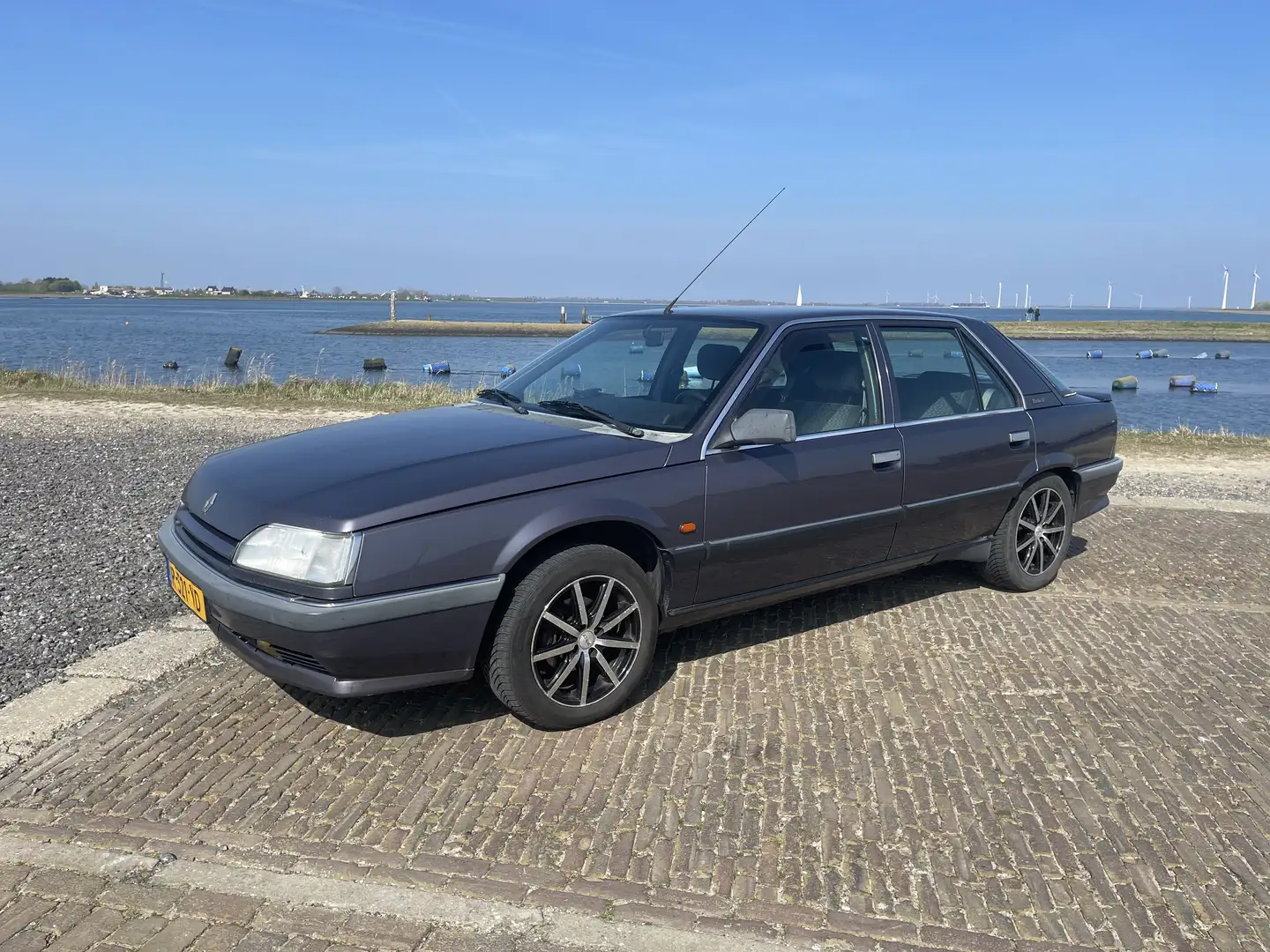Renault R 25 2.1 D Turbo Violet - 1