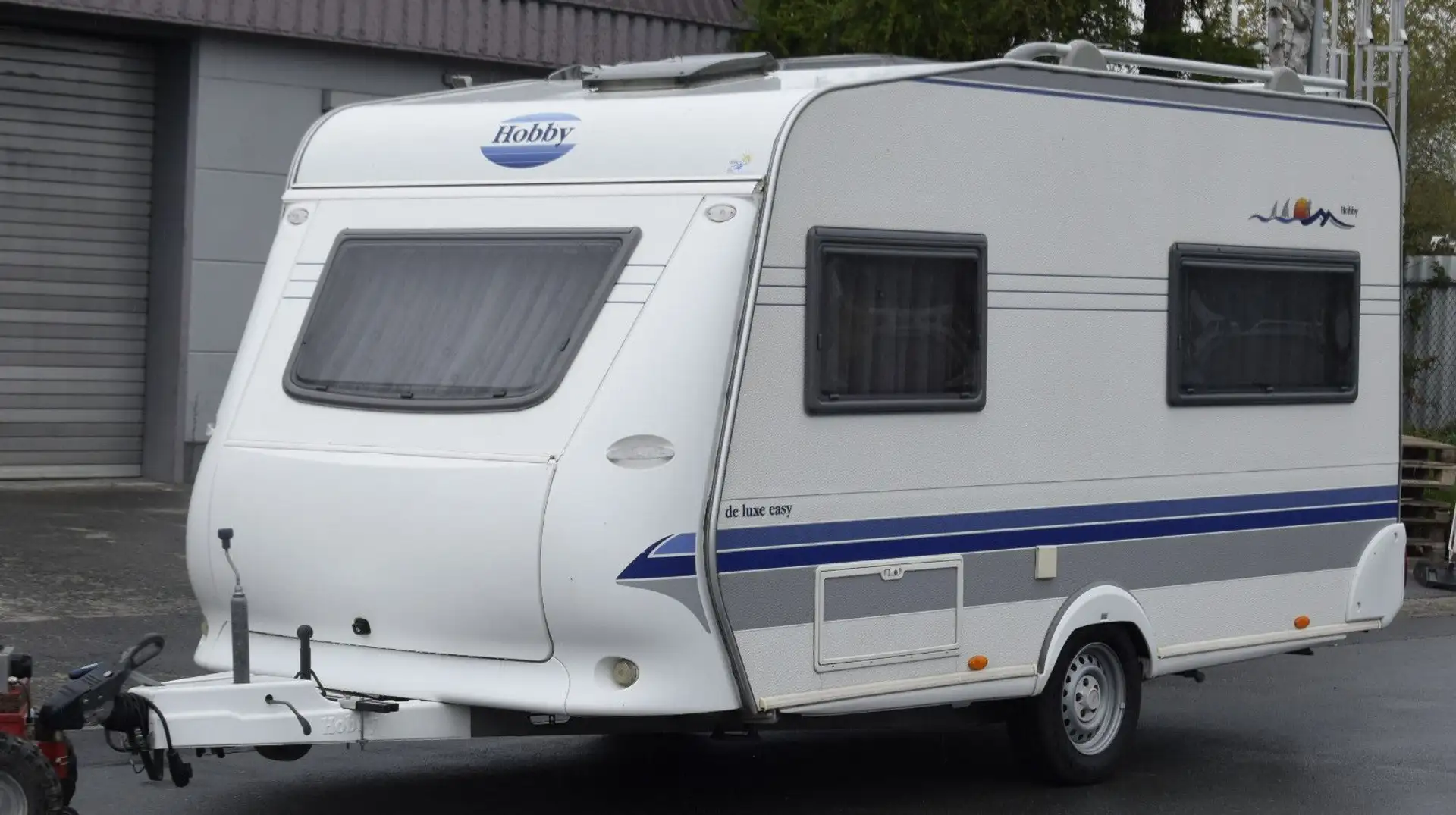 Hobby De Luxe 400 SF mit Vorzelt - 2