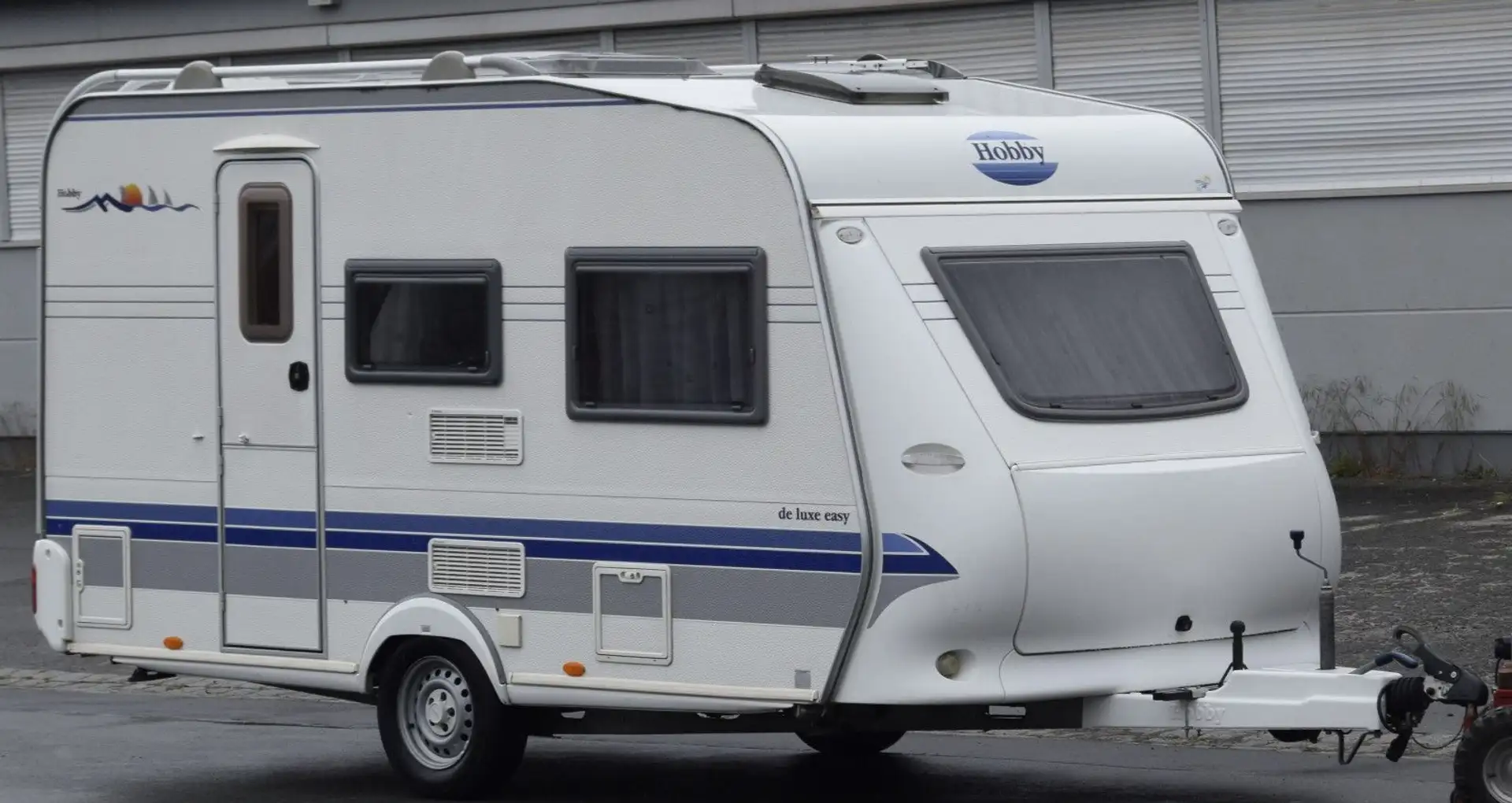 Hobby De Luxe 400 SF mit Vorzelt - 1
