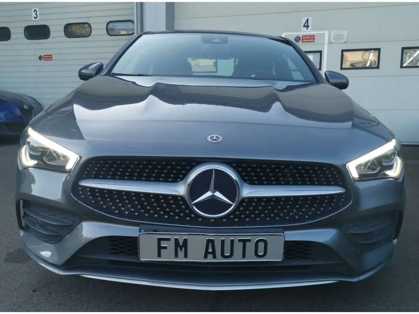 Mercedes-Benz CLA 200 AMG-LINE AUTO. Gris - 2