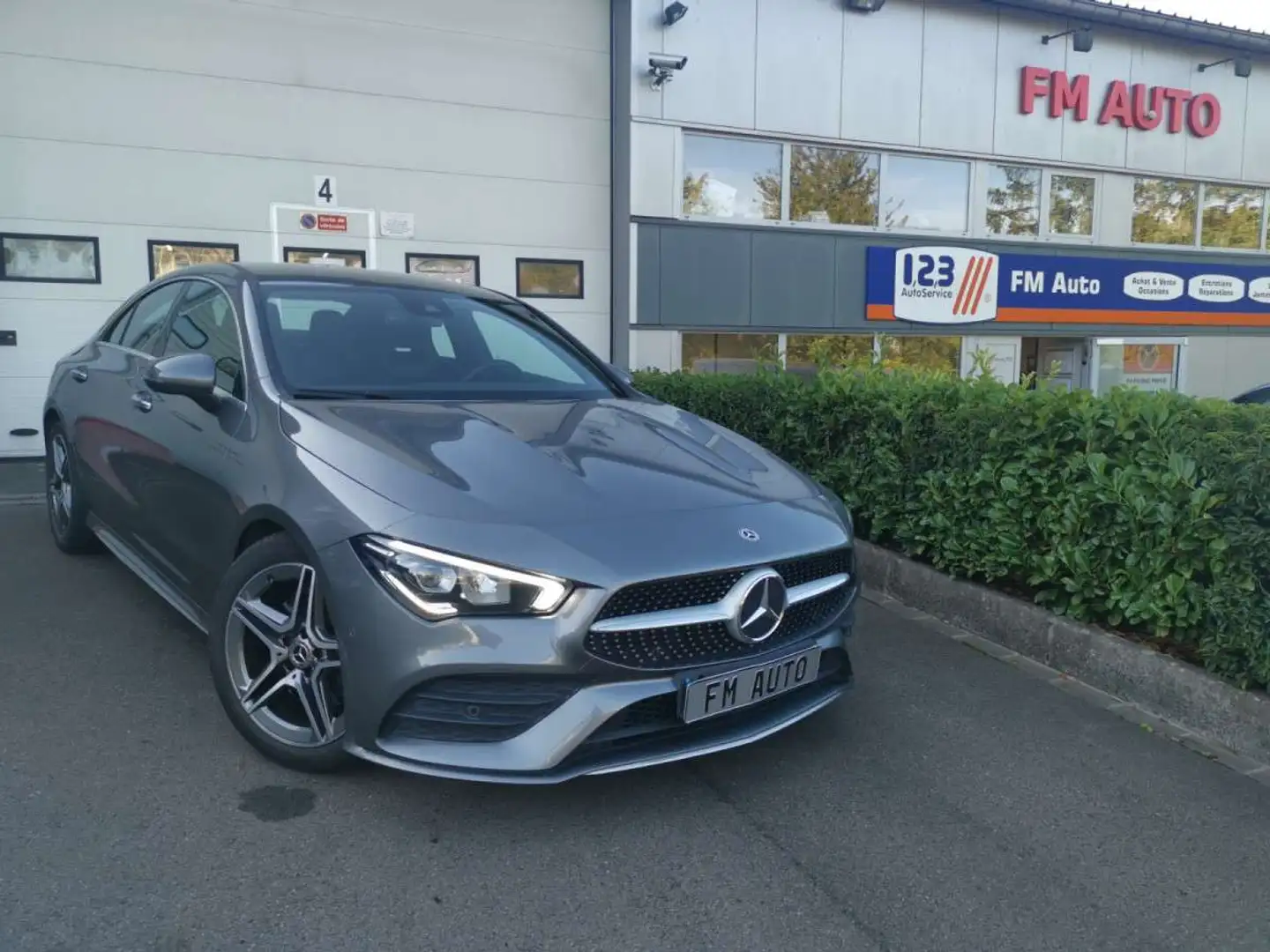 Mercedes-Benz CLA 200 AMG-LINE AUTO. Gris - 1