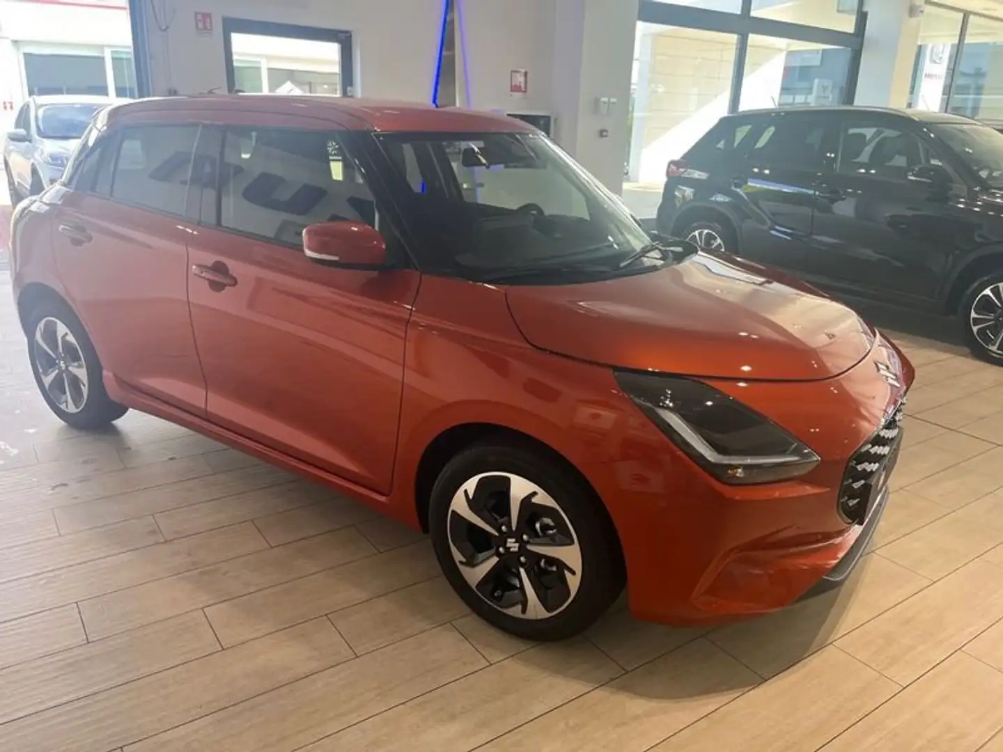Suzuki Swift 1.2 Hybrid Top - prezzo migliore d'italia Orange - 2