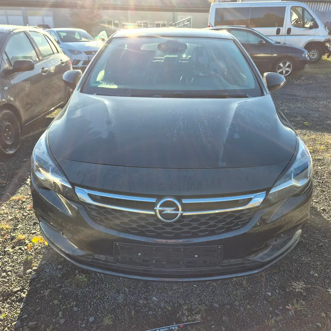 Opel Astra Innovation Schwarz - 1