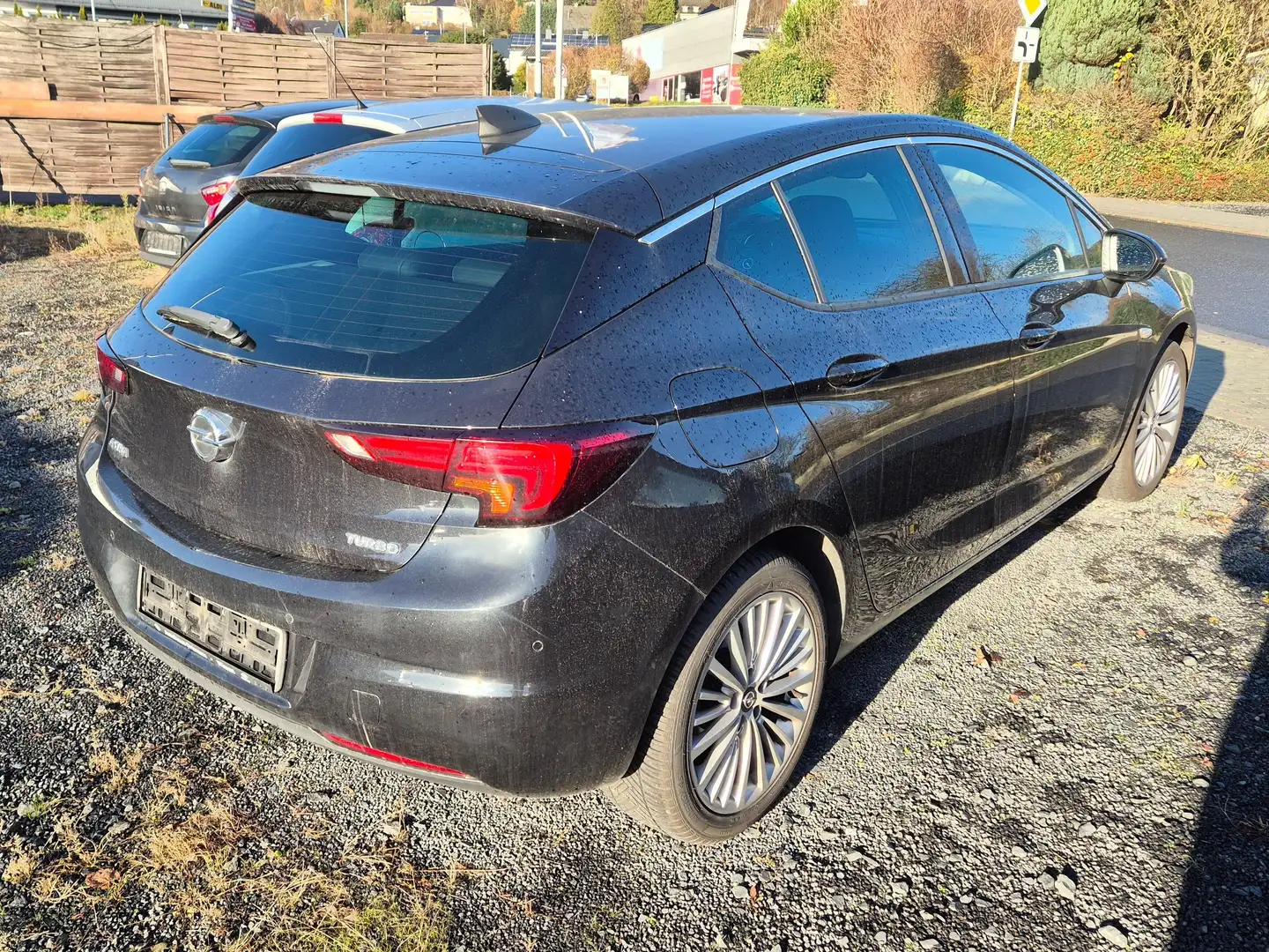 Opel Astra Innovation Schwarz - 2