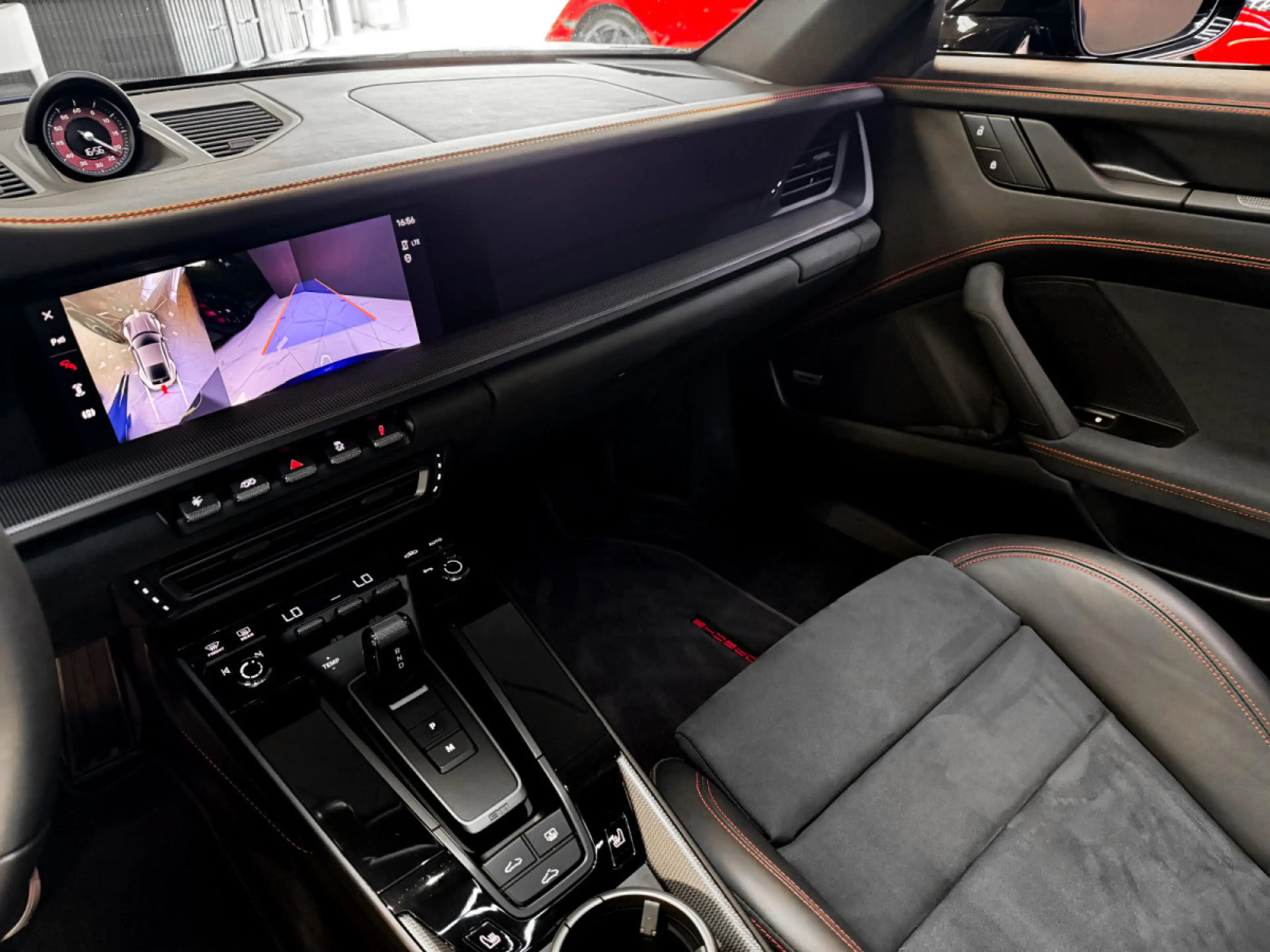 Porsche 992 Carrera 4 GTS / Lift / Bose / Matrix / 360° — photo 12