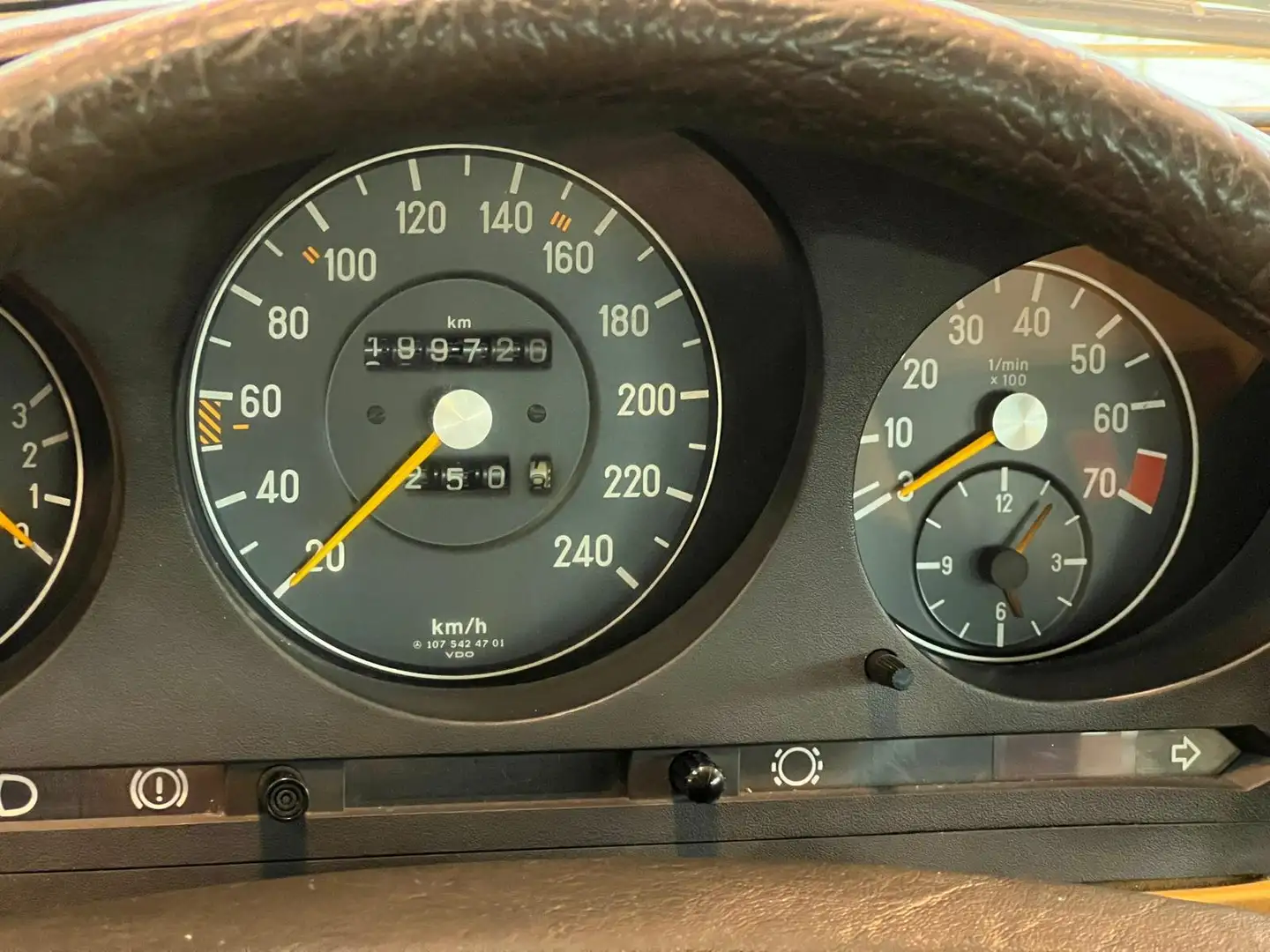 Mercedes-Benz SLC 280 Beige - 2