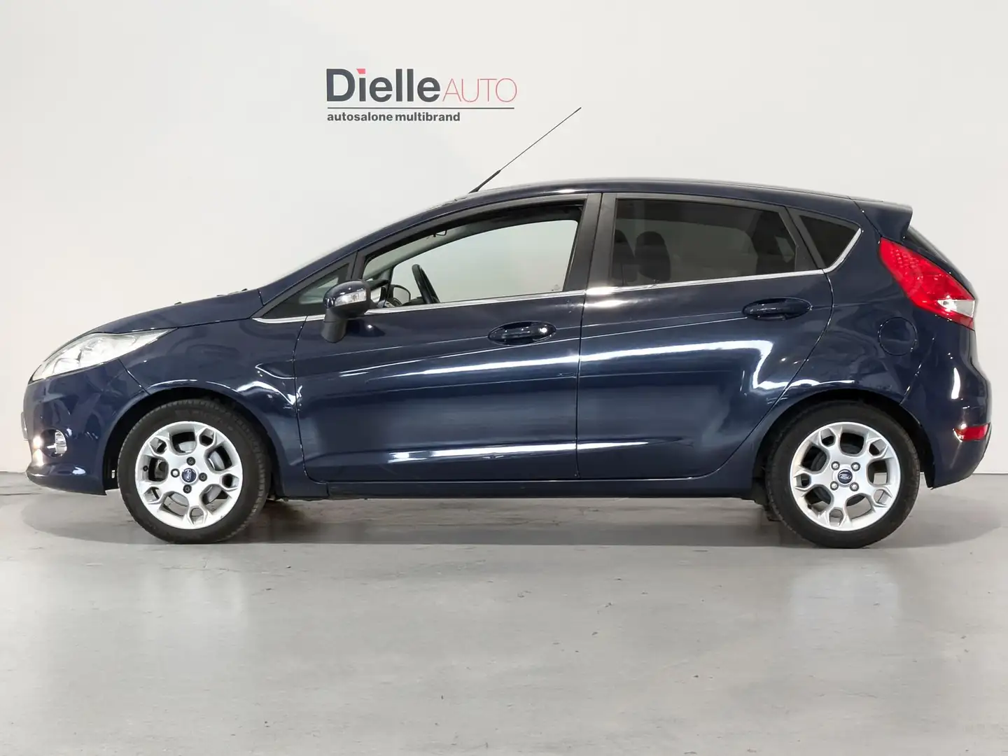 Ford Fiesta Fiesta 1.2 16V Titanium 82 CV 5p. C/ESP E5 Blauw - 2