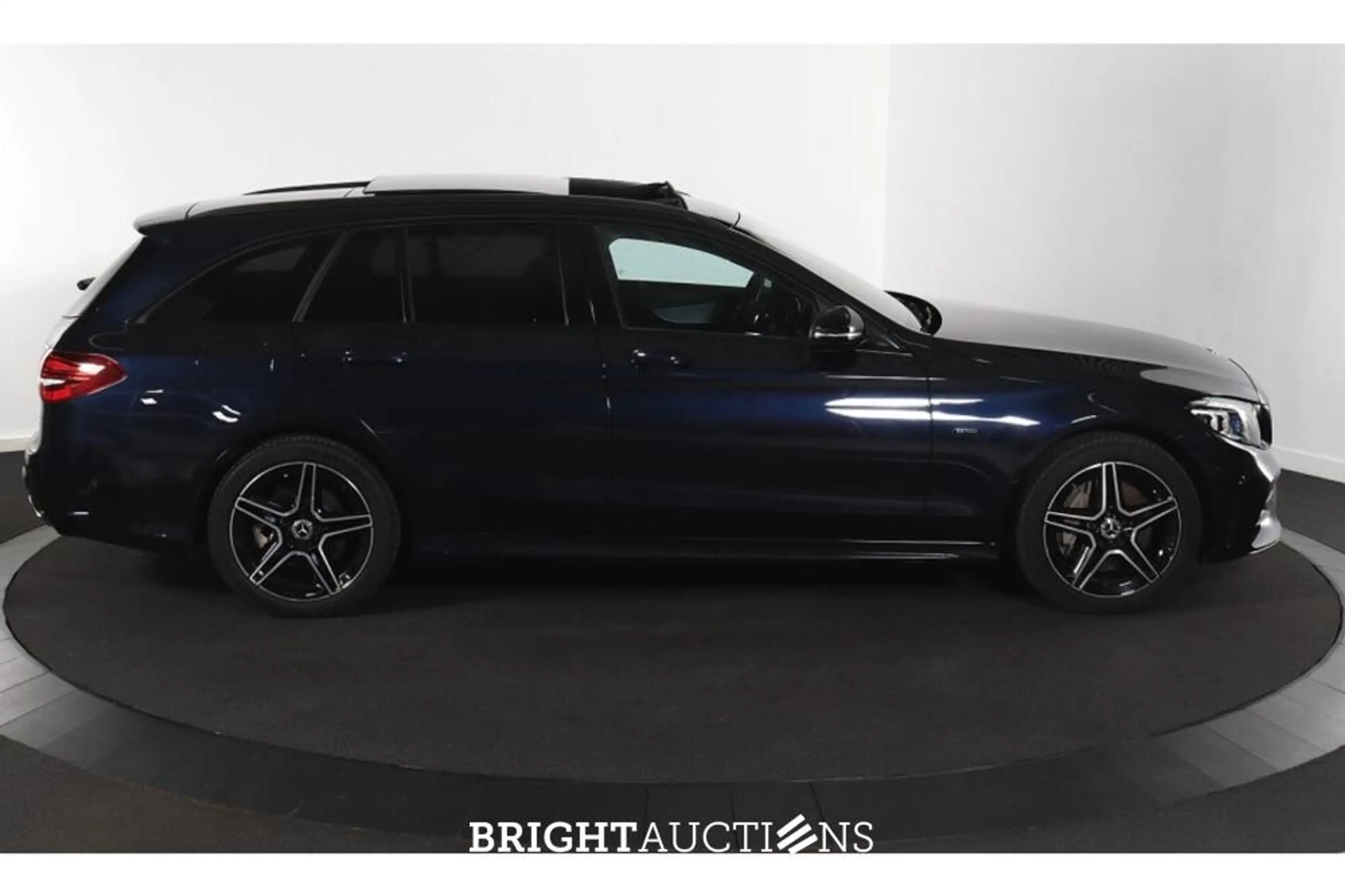 Mercedes-Benz C 300 e Business Solution AMG Limited — photo 5