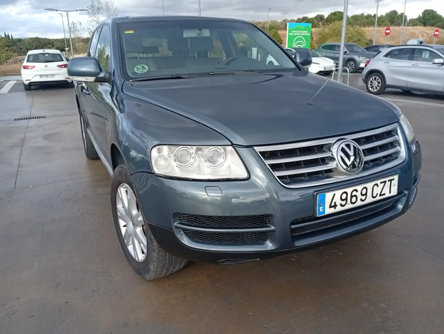 Volkswagen Touareg 3.2 V6 Tiptronic 241 Gris - 1