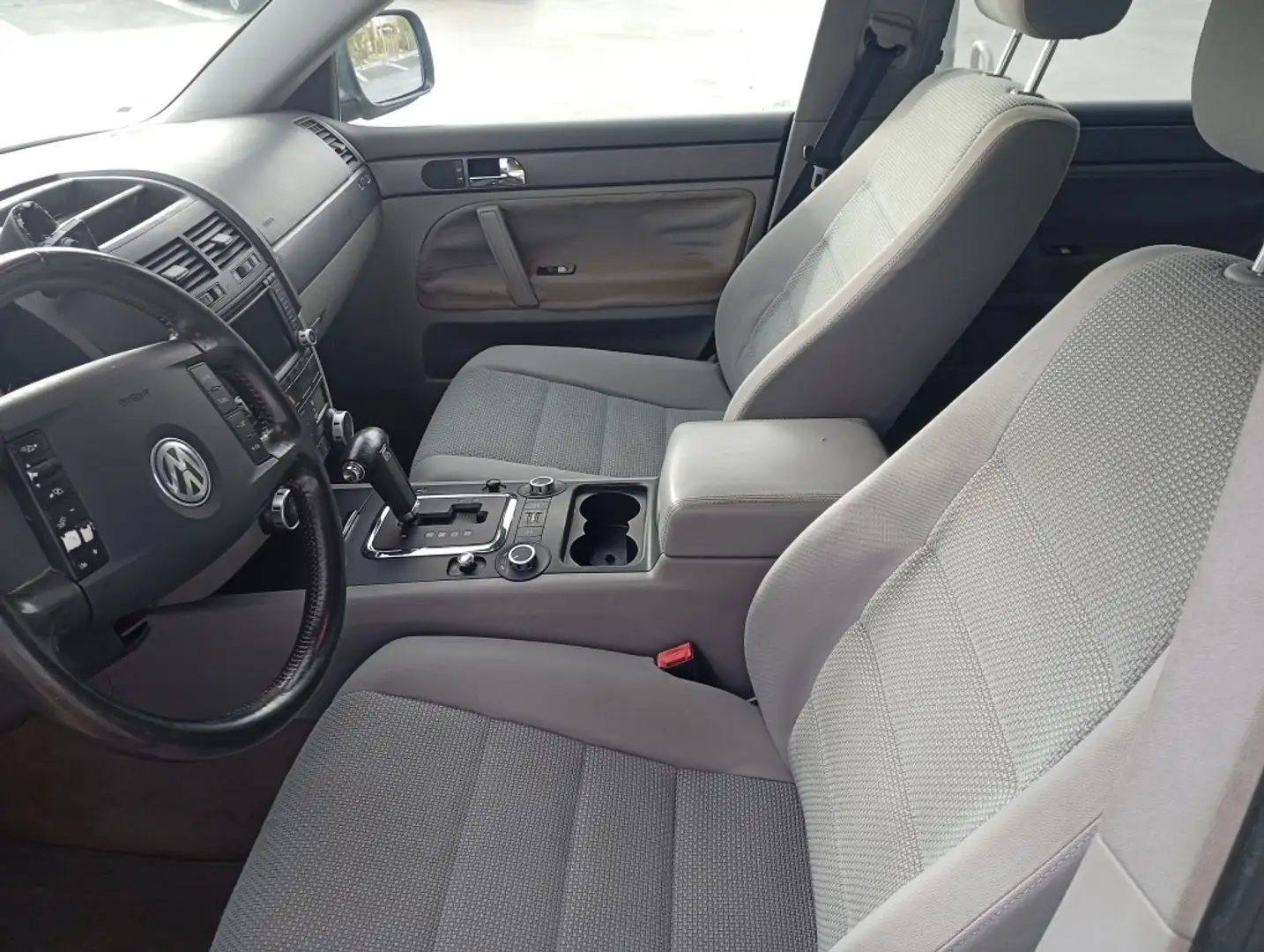 Volkswagen Touareg 3.2 V6 Tiptronic 241 Gris - 2