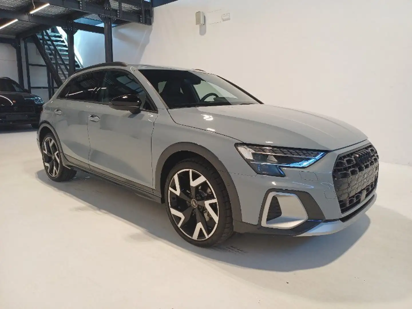 Audi A3 A3 allstreet 35 TDI S tronic Identity Contrast Gris - 1