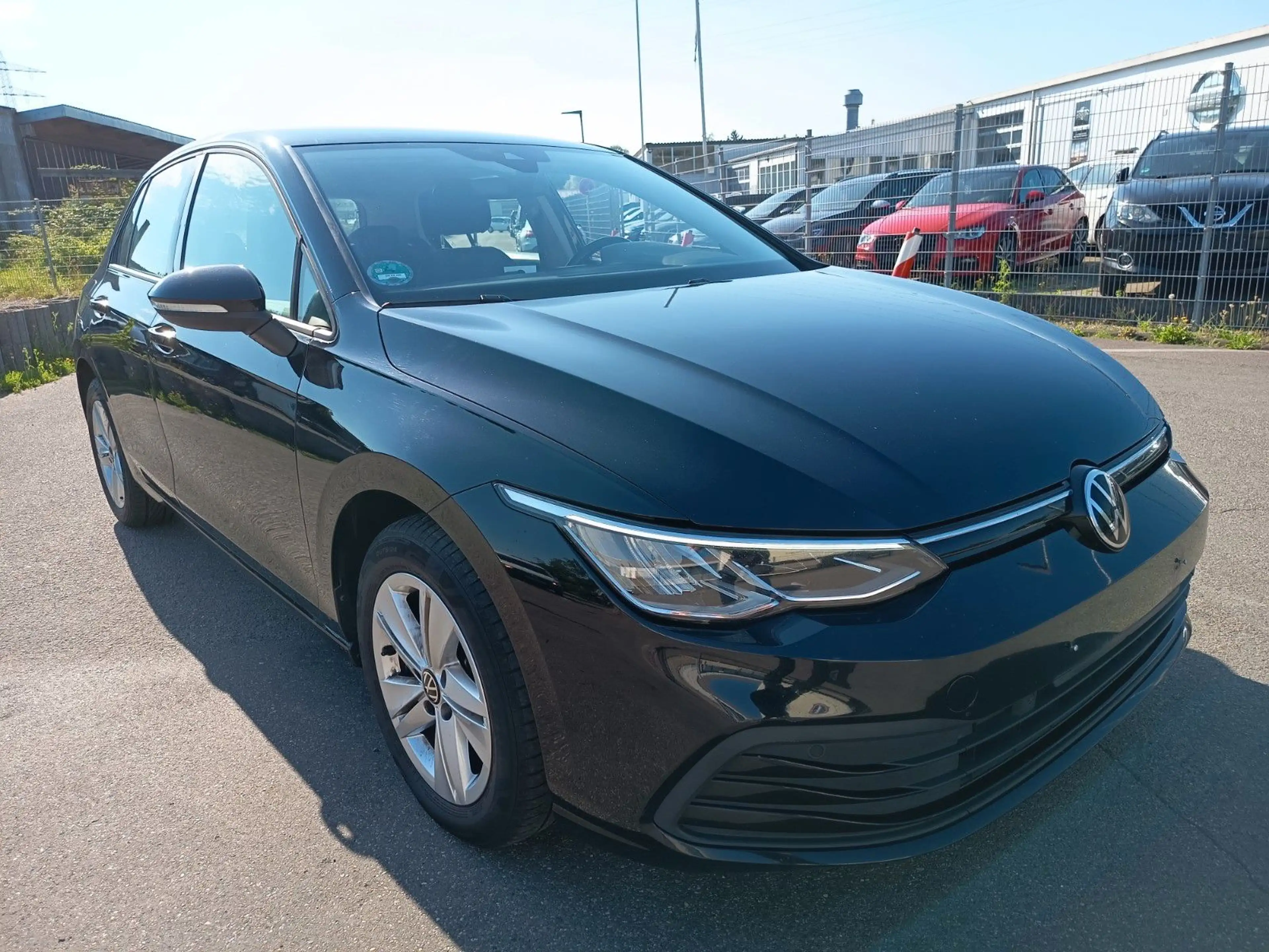 Volkswagen Golf VIII Lim. Life — photo 3