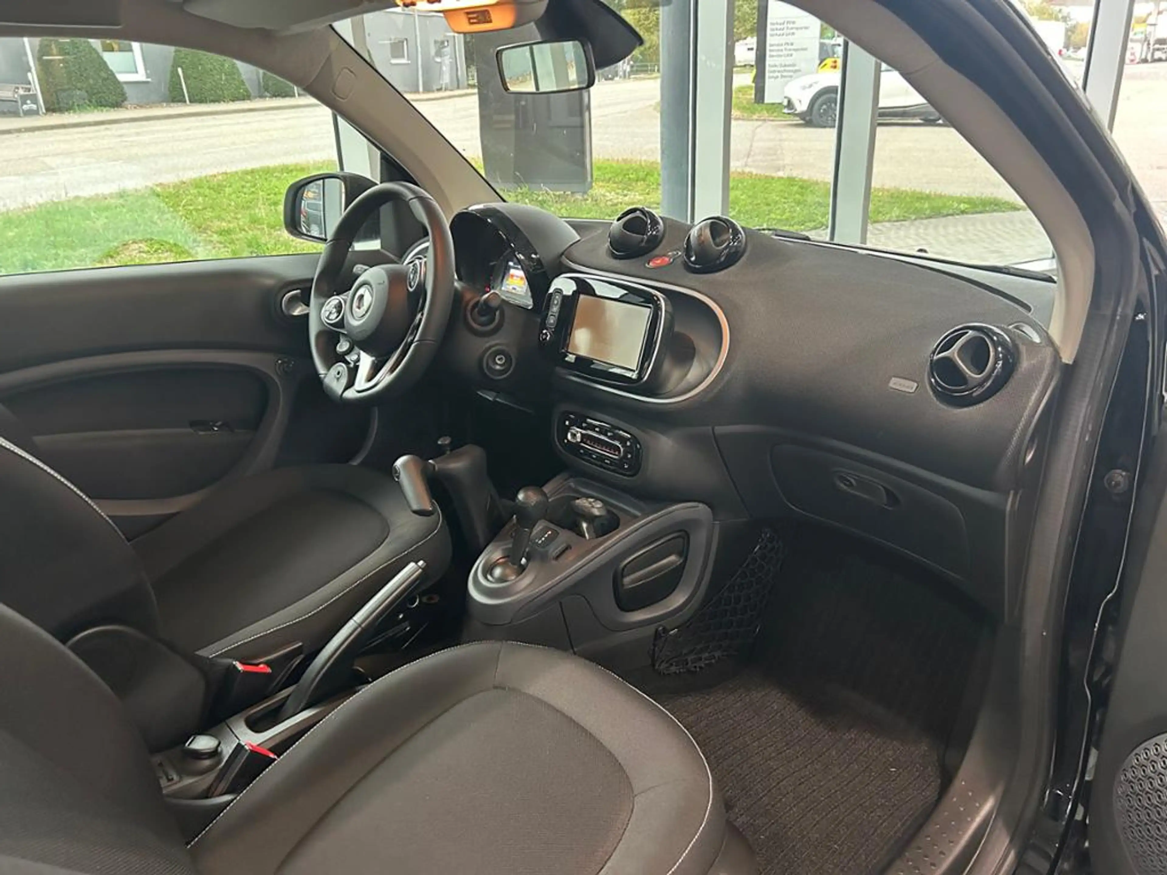 smart forTwo coupe PANO/Sitzhzg./NAVI — photo 5