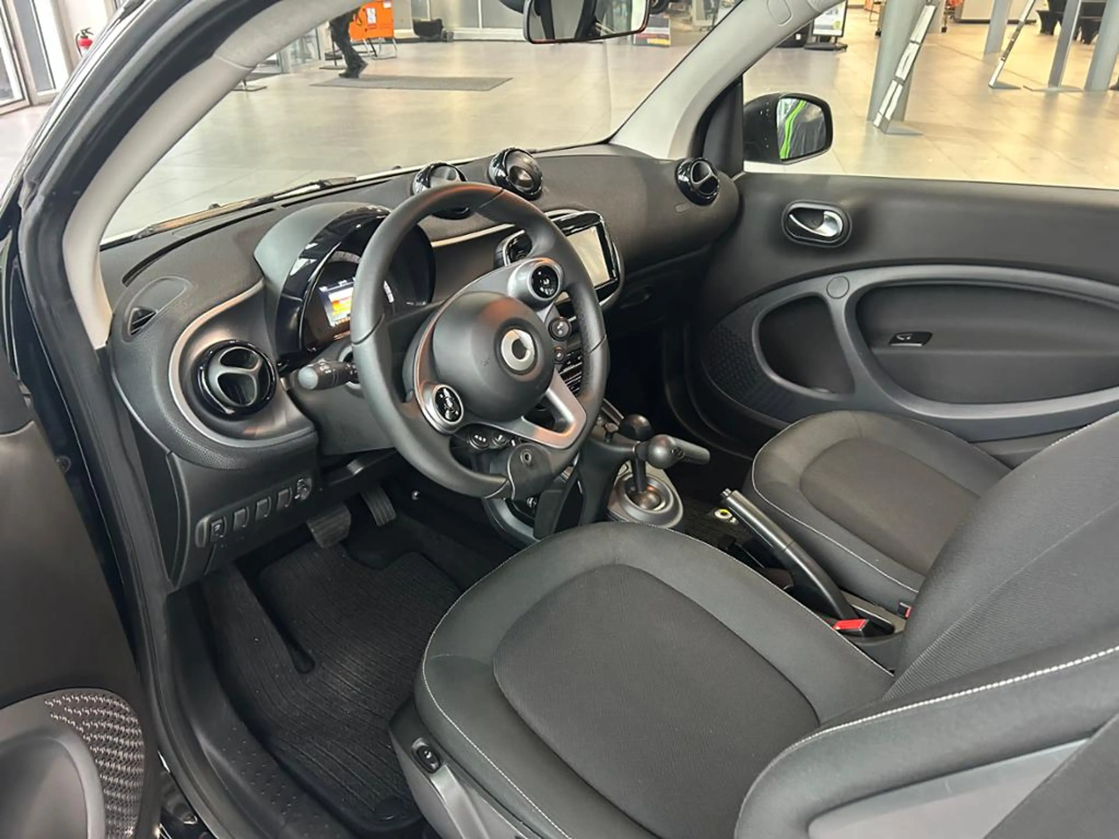 smart forTwo coupe PANO/Sitzhzg./NAVI — photo 6