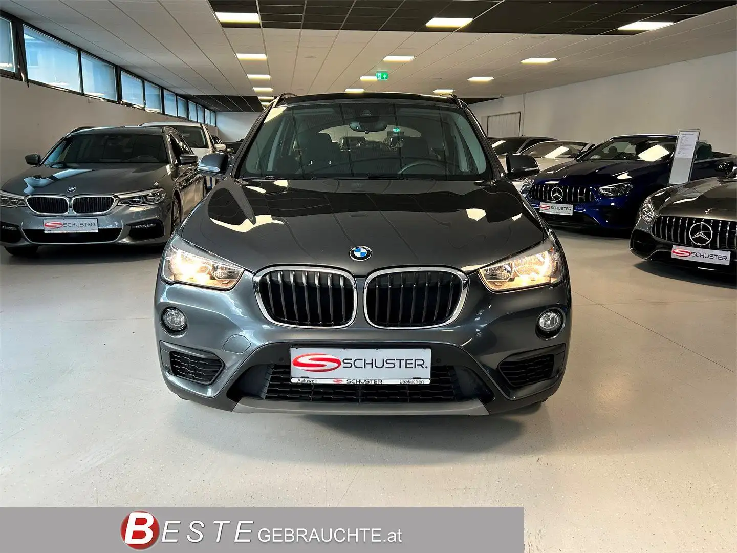 BMW X1 sDrive 16d Aut. Gris - 2