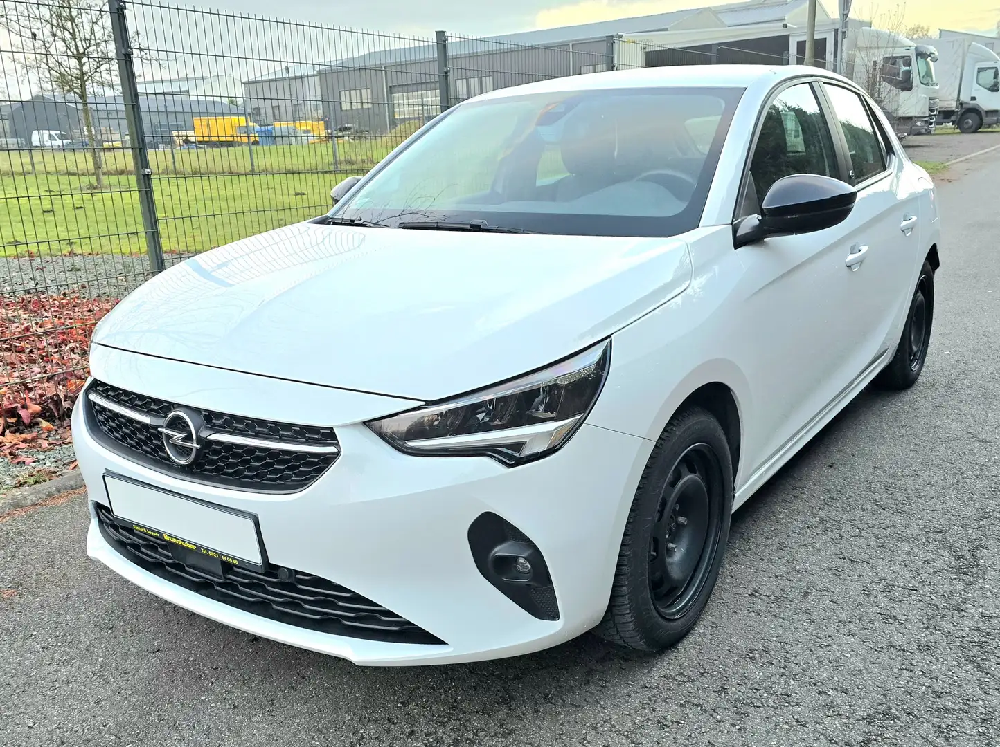 Opel Corsa-e e Edition! CCS 100kW! TÜV NEU! 1.Hd.!... Alb - 2