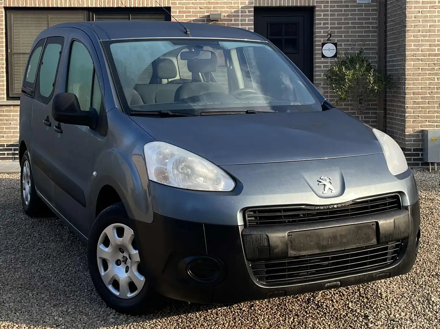 Peugeot Partner Partner Tepee 98 VTi Active *5 zitplaatsen Gris - 1