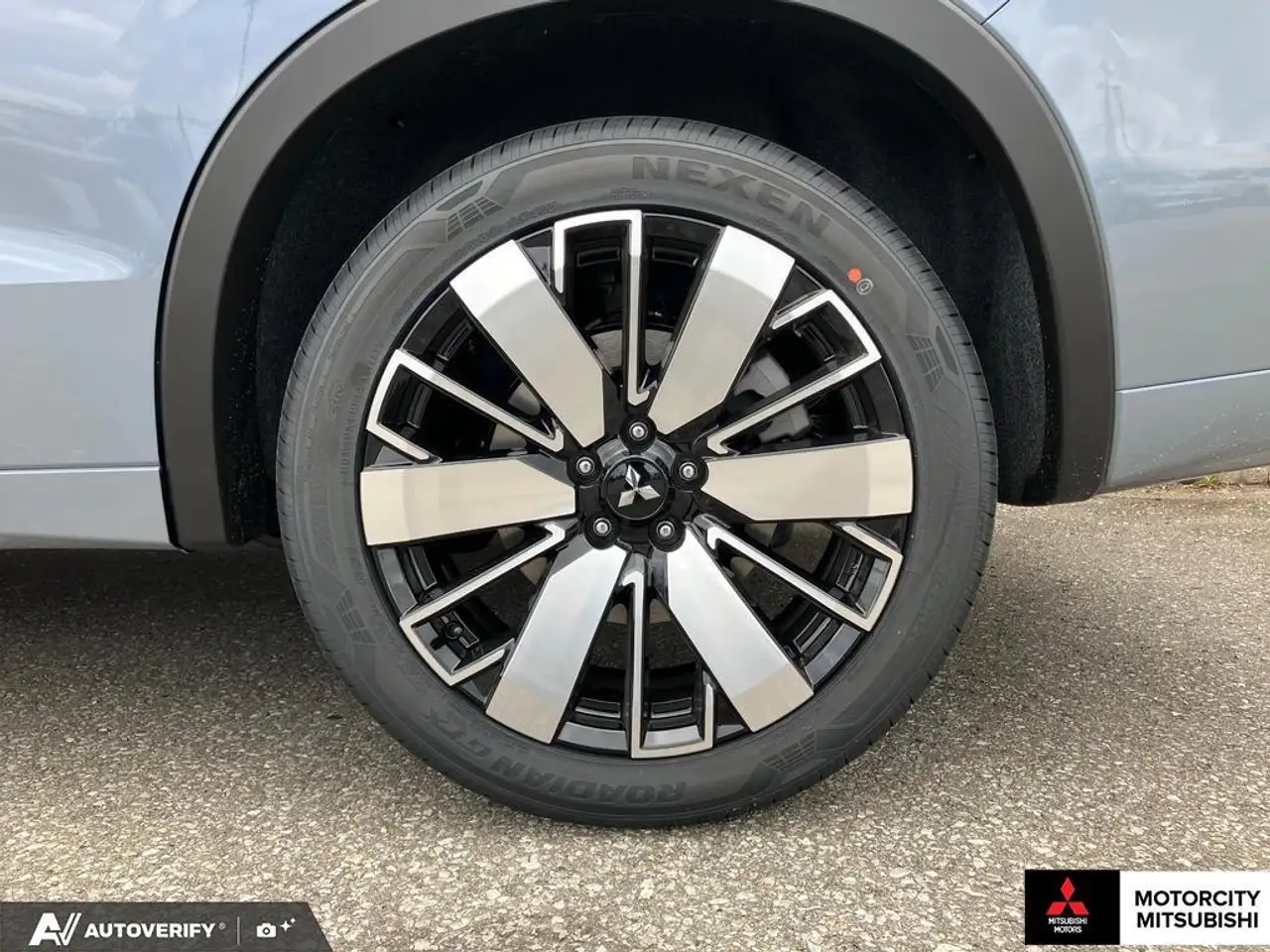 Mitsubishi Outlander снимка Mitsubishi Outlander
