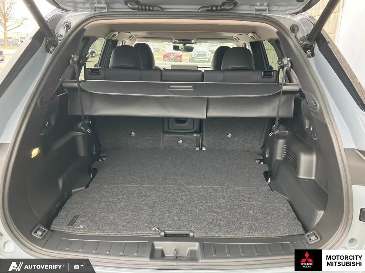 Mitsubishi Outlander снимка Mitsubishi Outlander