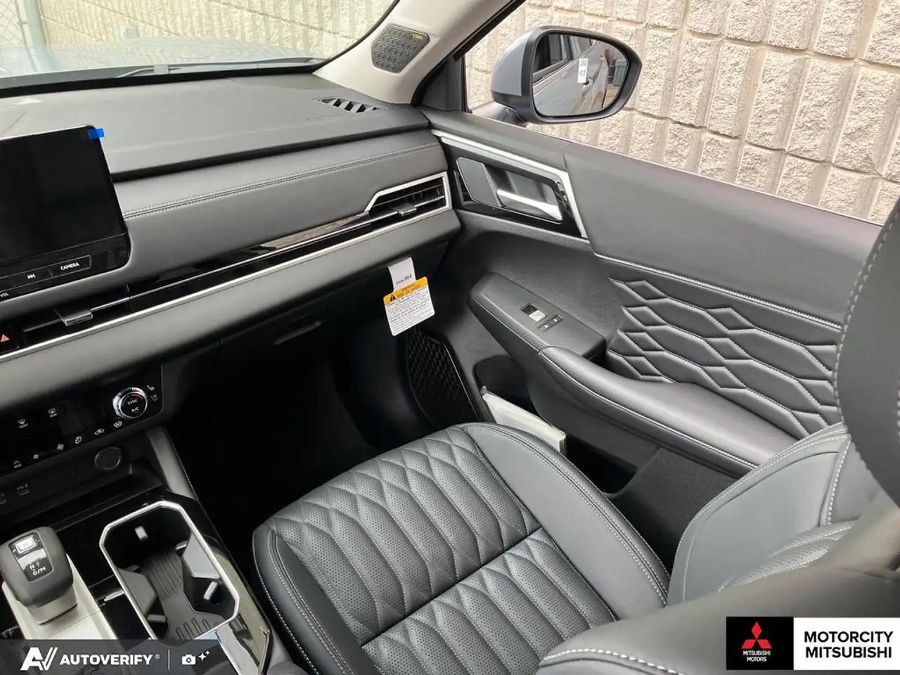 Mitsubishi Outlander снимка Mitsubishi Outlander