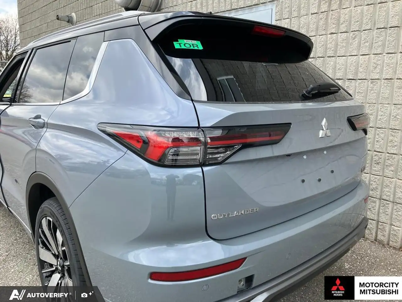 Mitsubishi Outlander снимка Mitsubishi Outlander