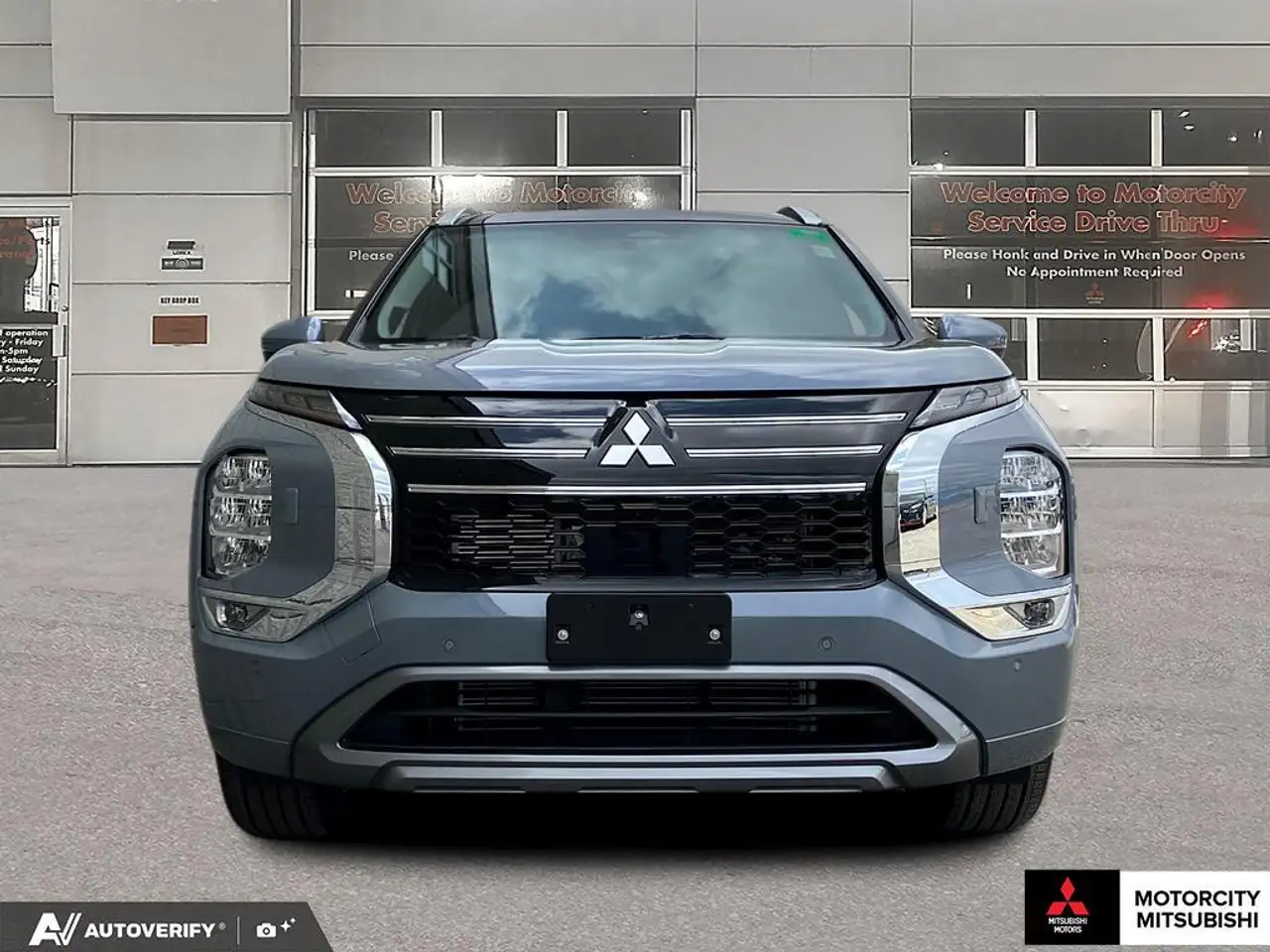 Mitsubishi Outlander снимка Mitsubishi Outlander