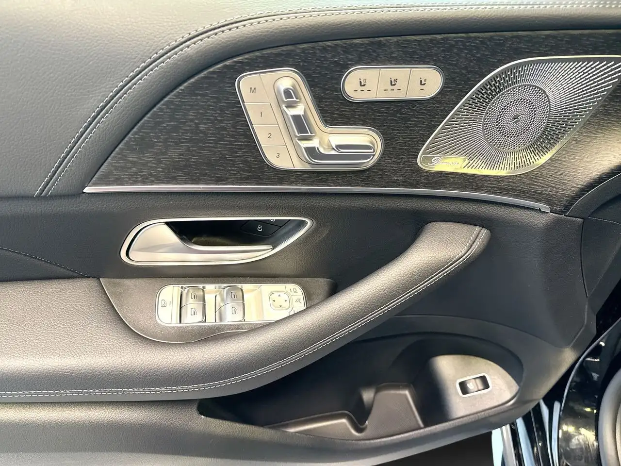 Mercedes-Benz GLE снимка Mercedes-Benz GLE