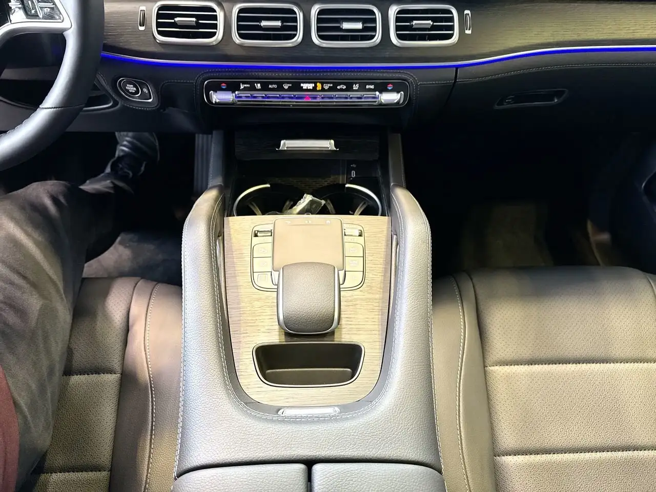 Mercedes-Benz GLE снимка Mercedes-Benz GLE