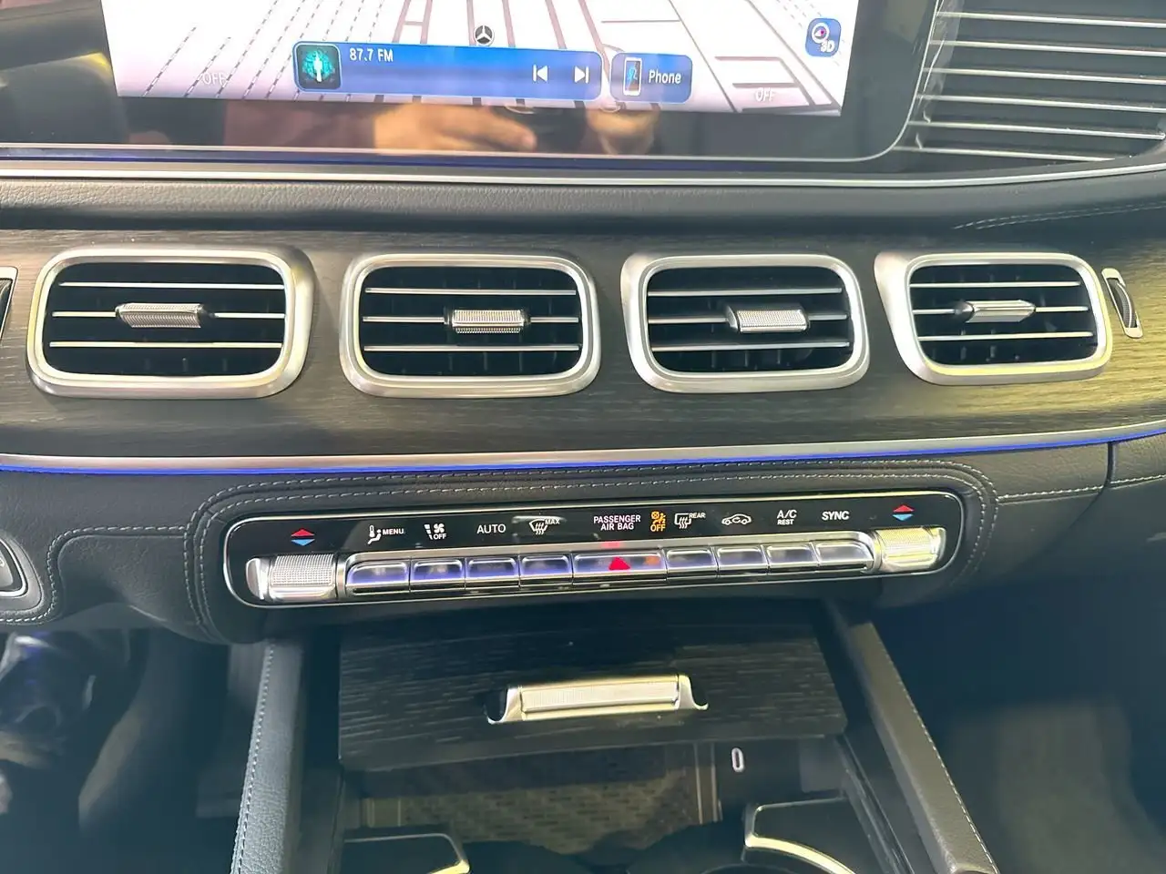 Mercedes-Benz GLE снимка Mercedes-Benz GLE