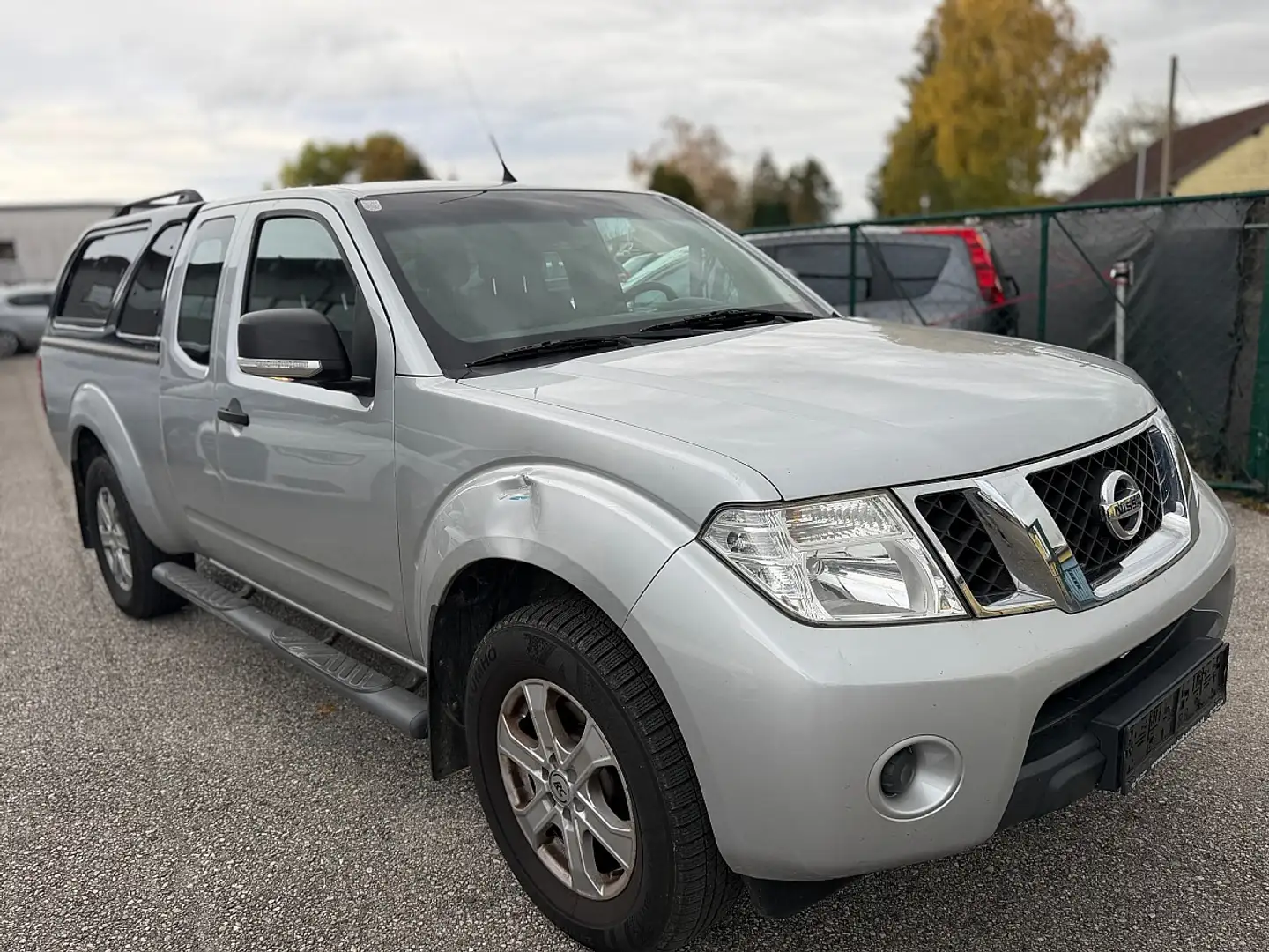 Nissan Navara Navara KING Cab XE 2,5 dCi 4x4 DPF Argent - 2