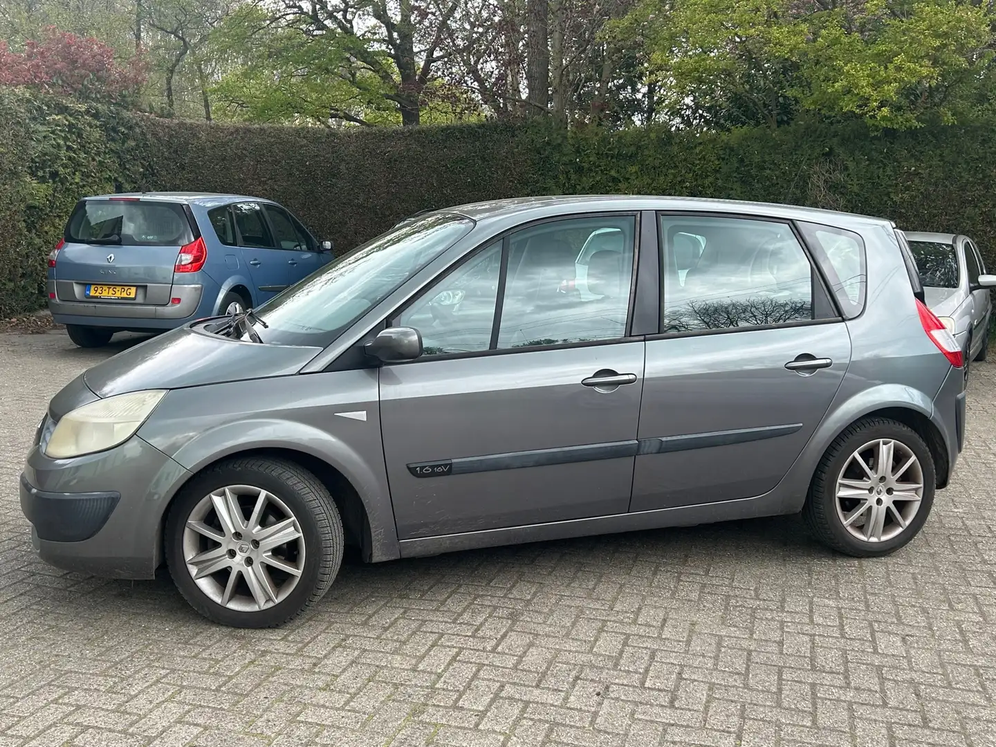 Renault Scenic 1.6-16V Expression Comfort Grijs - 2